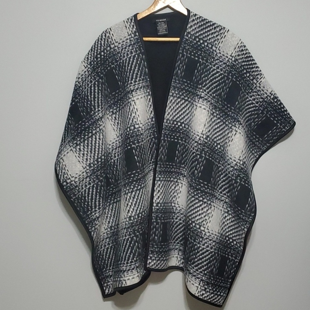 Ike Behar Wrap sweater women's one size cape black grey gray comfy wrap Cozy